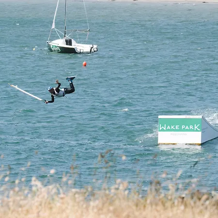 Отель Feelviana Sport Виана-ду-Каштелу